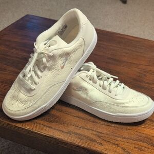 Nike Men’s Off-White Leather Low-Top Sneakers